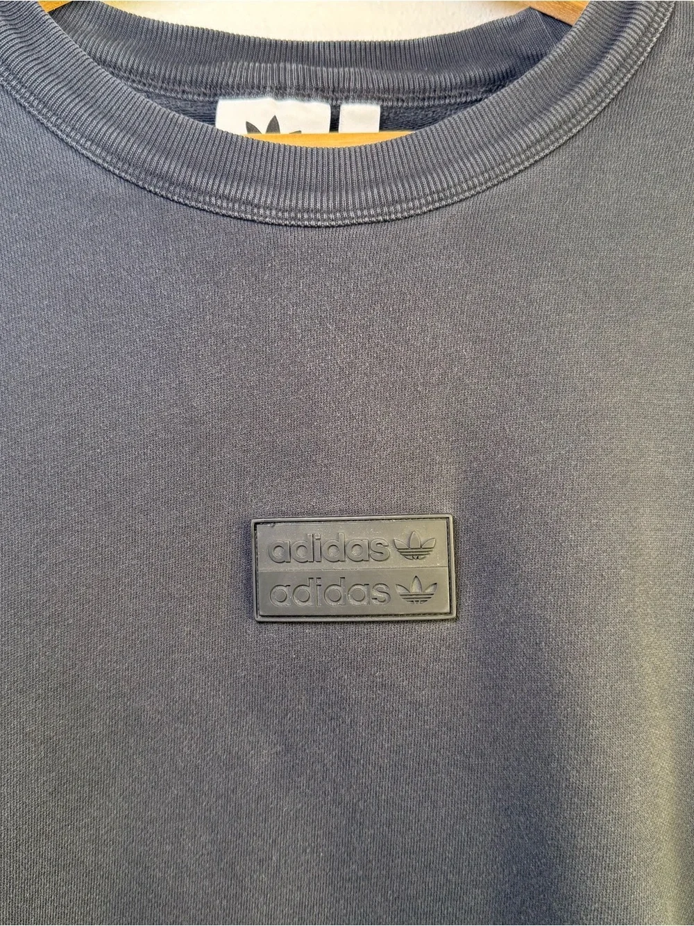 Adidas R.Y.V. Silicone Double Linear Badge Crew Sweatshirt Men’s Size Small